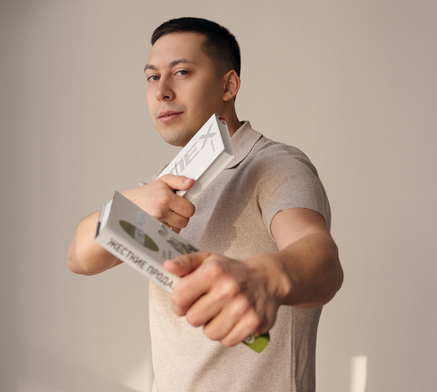 [Эльдар Гузаиров]Схема запуска и продвижения YouTube канала + 10 вечных тематик для заработка (2022)